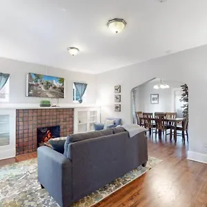 Near Zoo, Museum, Cherry Creek, Etc. Holiday home